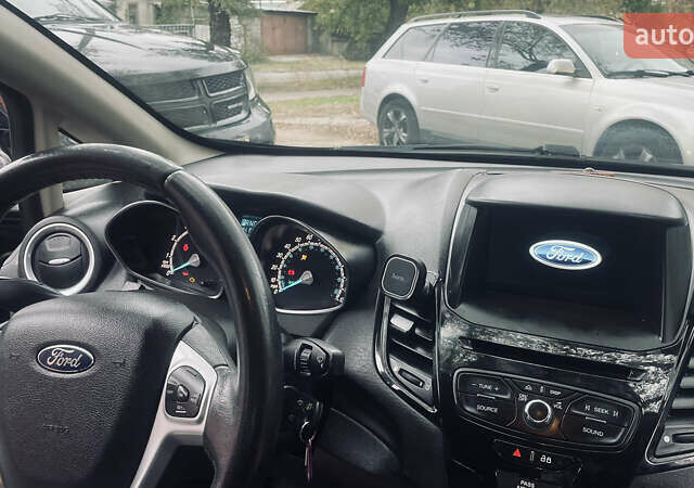 Чорний Форд Фієста, об'ємом двигуна 1.6 л та пробігом 140 тис. км за 8000 $, фото 11 на Automoto.ua
