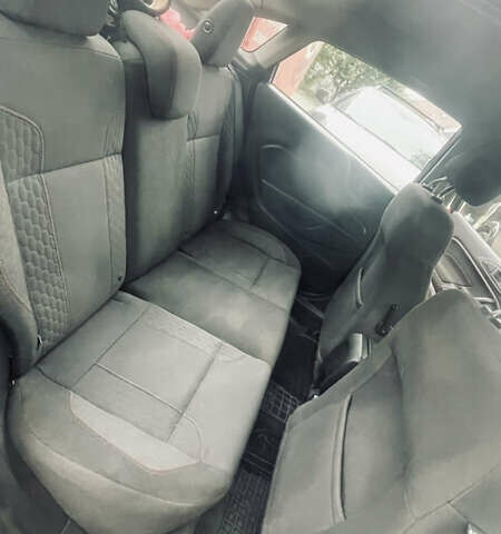 Чорний Форд Фієста, об'ємом двигуна 1.6 л та пробігом 140 тис. км за 8000 $, фото 10 на Automoto.ua