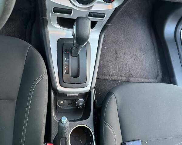 Черный Форд Фиеста, объемом двигателя 1.6 л и пробегом 130 тыс. км за 8400 $, фото 30 на Automoto.ua