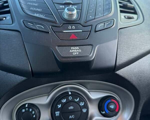 Черный Форд Фиеста, объемом двигателя 1.6 л и пробегом 130 тыс. км за 8400 $, фото 28 на Automoto.ua