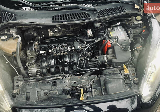 Чорний Форд Фієста, об'ємом двигуна 1.6 л та пробігом 140 тис. км за 8000 $, фото 20 на Automoto.ua