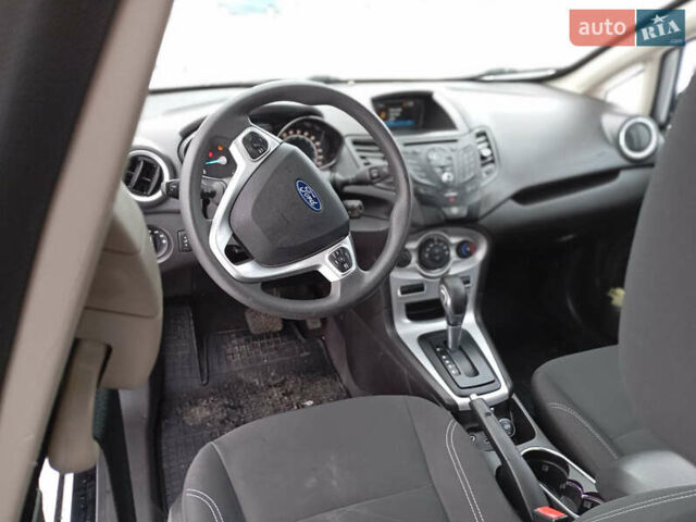 Черный Форд Фиеста, объемом двигателя 1.6 л и пробегом 80 тыс. км за 8000 $, фото 7 на Automoto.ua