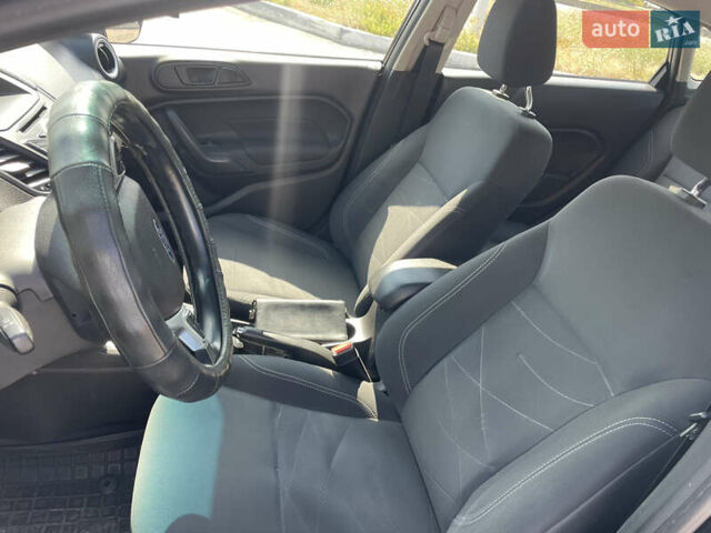 Черный Форд Фиеста, объемом двигателя 1.6 л и пробегом 98 тыс. км за 6777 $, фото 13 на Automoto.ua