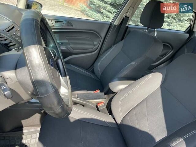 Черный Форд Фиеста, объемом двигателя 1.6 л и пробегом 97 тыс. км за 6777 $, фото 9 на Automoto.ua