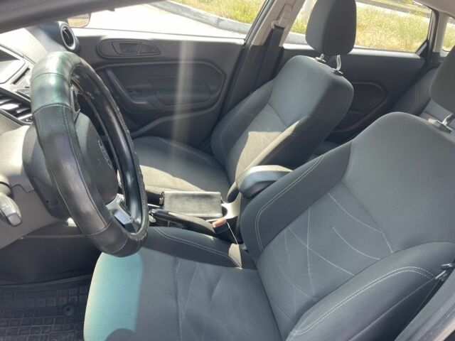 Черный Форд Фиеста, объемом двигателя 1.6 л и пробегом 97 тыс. км за 6777 $, фото 12 на Automoto.ua