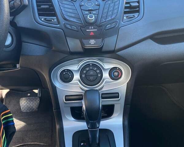 Черный Форд Фиеста, объемом двигателя 1.6 л и пробегом 115 тыс. км за 8700 $, фото 1 на Automoto.ua