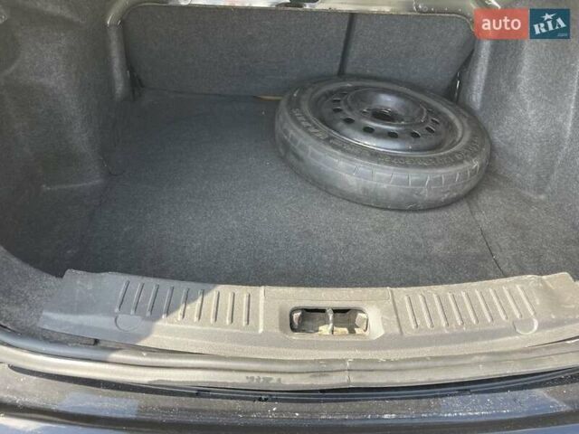 Черный Форд Фиеста, объемом двигателя 1.6 л и пробегом 97 тыс. км за 6777 $, фото 8 на Automoto.ua