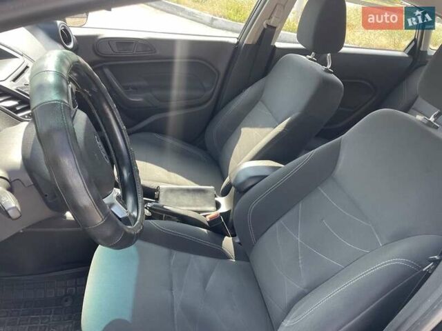 Черный Форд Фиеста, объемом двигателя 1.6 л и пробегом 97 тыс. км за 6777 $, фото 11 на Automoto.ua