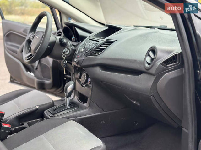 Черный Форд Фиеста, объемом двигателя 1.6 л и пробегом 298 тыс. км за 6500 $, фото 22 на Automoto.ua