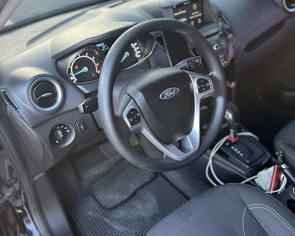 Черный Форд Фиеста, объемом двигателя 1.6 л и пробегом 195 тыс. км за 8299 $, фото 10 на Automoto.ua