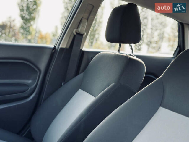 Черный Форд Фиеста, объемом двигателя 1.6 л и пробегом 63 тыс. км за 8399 $, фото 17 на Automoto.ua