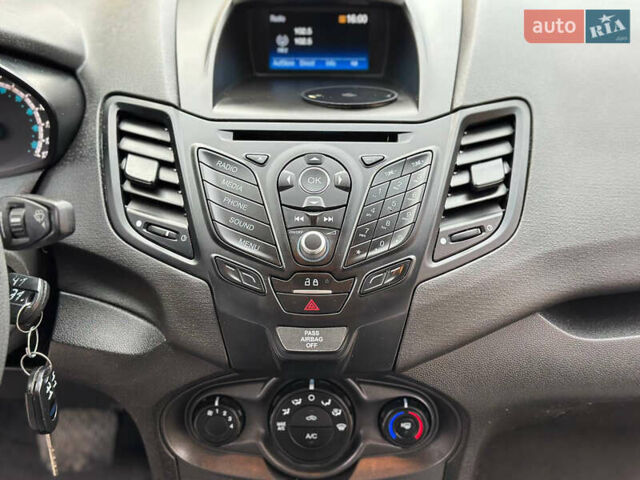 Черный Форд Фиеста, объемом двигателя 1.6 л и пробегом 298 тыс. км за 6500 $, фото 19 на Automoto.ua