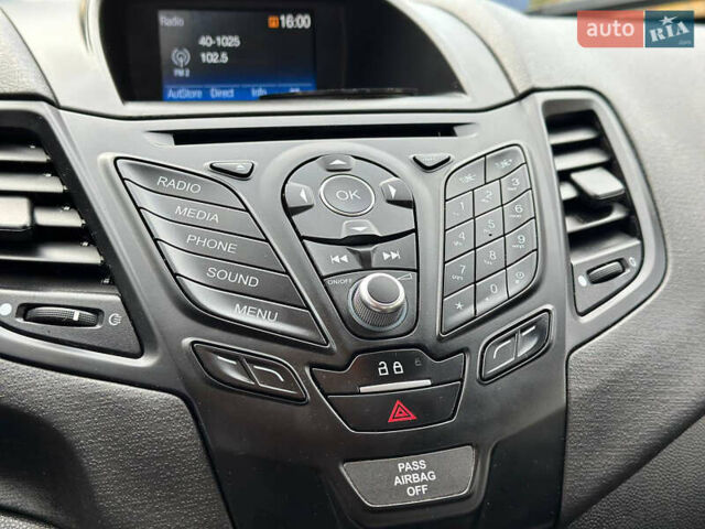 Черный Форд Фиеста, объемом двигателя 1.6 л и пробегом 298 тыс. км за 6500 $, фото 17 на Automoto.ua