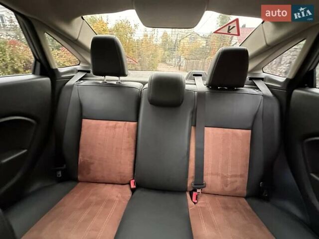 Черный Форд Фиеста, объемом двигателя 1.6 л и пробегом 77 тыс. км за 10500 $, фото 22 на Automoto.ua