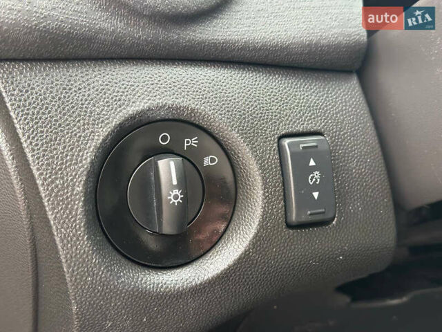 Черный Форд Фиеста, объемом двигателя 1.6 л и пробегом 298 тыс. км за 6500 $, фото 18 на Automoto.ua