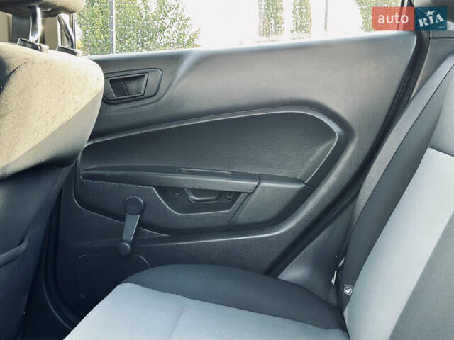 Черный Форд Фиеста, объемом двигателя 1.6 л и пробегом 63 тыс. км за 8399 $, фото 10 на Automoto.ua