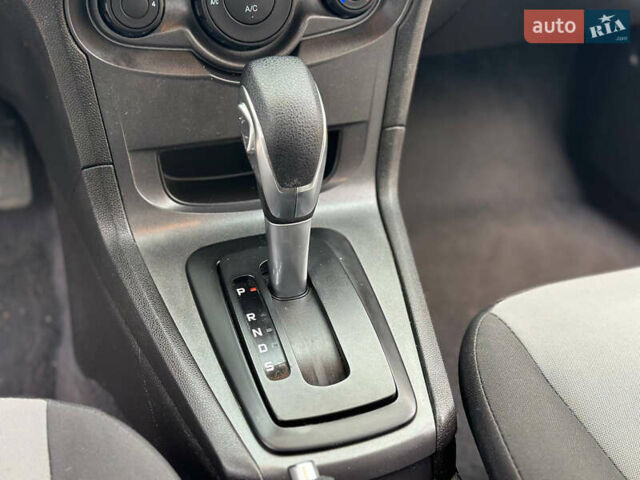 Черный Форд Фиеста, объемом двигателя 1.6 л и пробегом 298 тыс. км за 6500 $, фото 12 на Automoto.ua