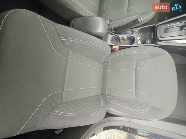 Черный Форд Фиеста, объемом двигателя 1.6 л и пробегом 84 тыс. км за 8100 $, фото 15 на Automoto.ua