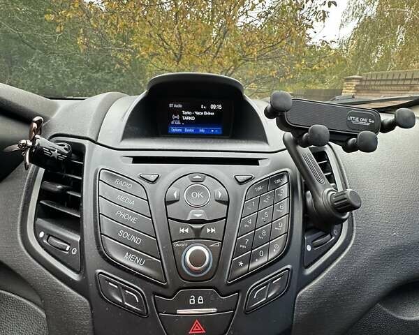 Черный Форд Фиеста, объемом двигателя 1.6 л и пробегом 77 тыс. км за 10500 $, фото 16 на Automoto.ua