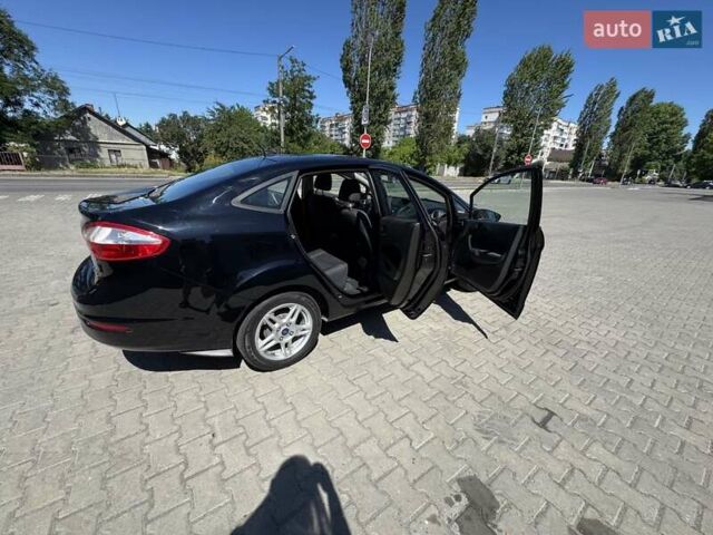 Черный Форд Фиеста, объемом двигателя 1.6 л и пробегом 192 тыс. км за 9100 $, фото 7 на Automoto.ua