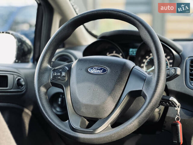 Черный Форд Фиеста, объемом двигателя 1.6 л и пробегом 63 тыс. км за 8399 $, фото 29 на Automoto.ua
