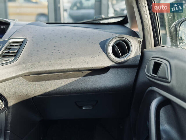 Черный Форд Фиеста, объемом двигателя 1.6 л и пробегом 63 тыс. км за 8399 $, фото 36 на Automoto.ua