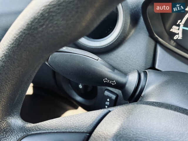 Черный Форд Фиеста, объемом двигателя 1.6 л и пробегом 63 тыс. км за 8399 $, фото 42 на Automoto.ua