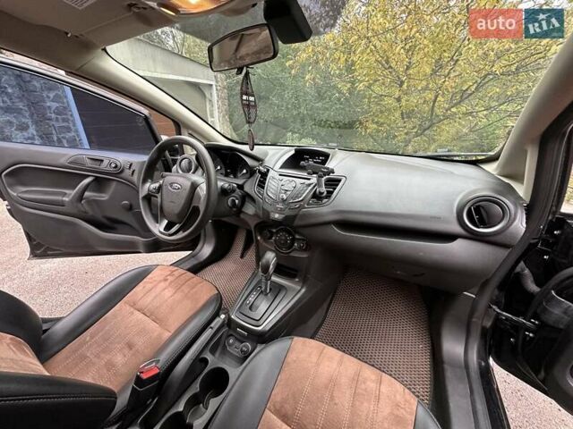 Черный Форд Фиеста, объемом двигателя 1.6 л и пробегом 77 тыс. км за 10500 $, фото 17 на Automoto.ua