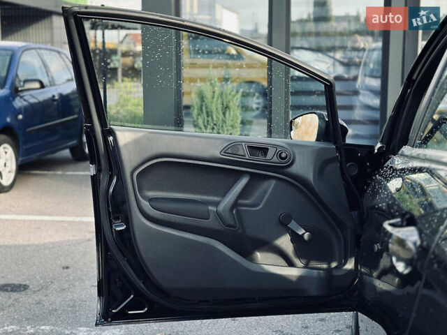 Черный Форд Фиеста, объемом двигателя 1.6 л и пробегом 63 тыс. км за 8399 $, фото 13 на Automoto.ua