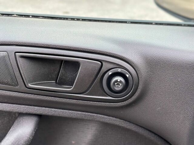 Форд Фієста 2019 у Дніпро (Дніпропетровську) на Automoto.ua Чорний Форд Фієста, об'ємом двигуна 1.6 л та пробігом 187 тис. км за 6500 $, фото 12 на Automoto.ua