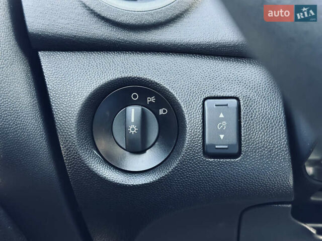 Черный Форд Фиеста, объемом двигателя 1.6 л и пробегом 63 тыс. км за 8399 $, фото 37 на Automoto.ua