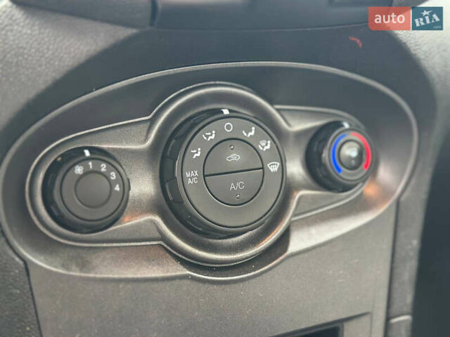 Черный Форд Фиеста, объемом двигателя 1.6 л и пробегом 298 тыс. км за 6500 $, фото 13 на Automoto.ua