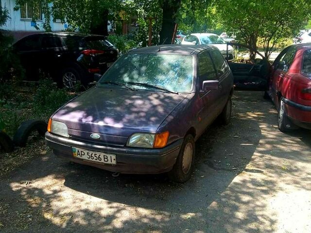 Фиолетовый Форд Фиеста, объемом двигателя 1.9 л и пробегом 250 тыс. км за 950 $, фото 1 на Automoto.ua