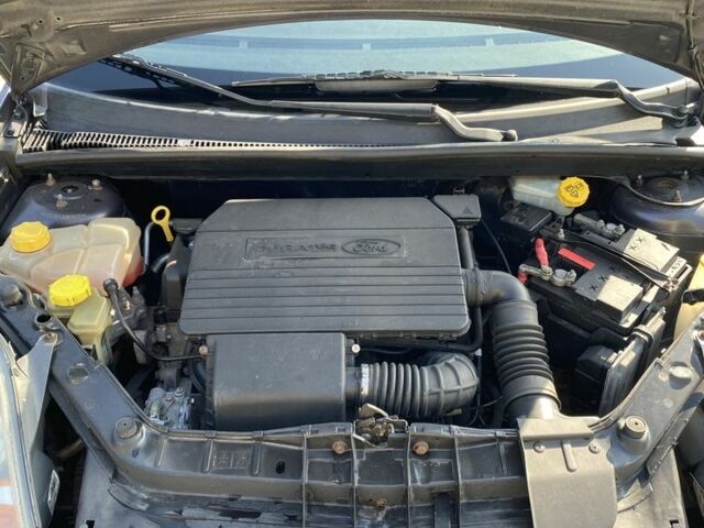 Фиолетовый Форд Фиеста, объемом двигателя 1.3 л и пробегом 217 тыс. км за 3500 $, фото 7 на Automoto.ua