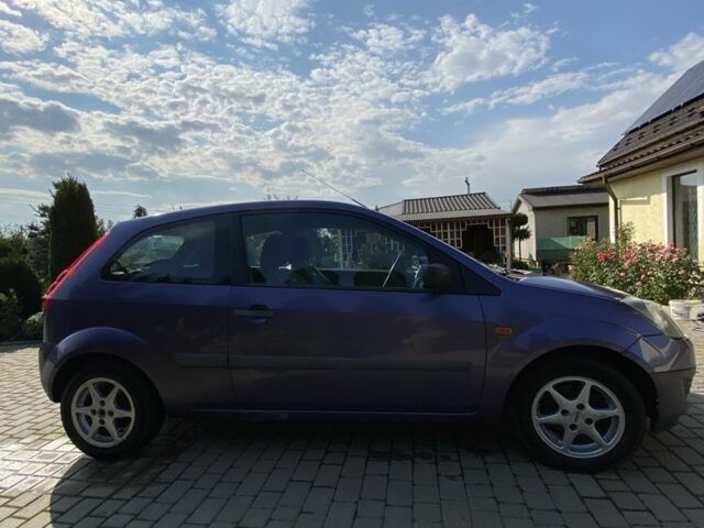 Фиолетовый Форд Фиеста, объемом двигателя 1.3 л и пробегом 217 тыс. км за 3500 $, фото 3 на Automoto.ua