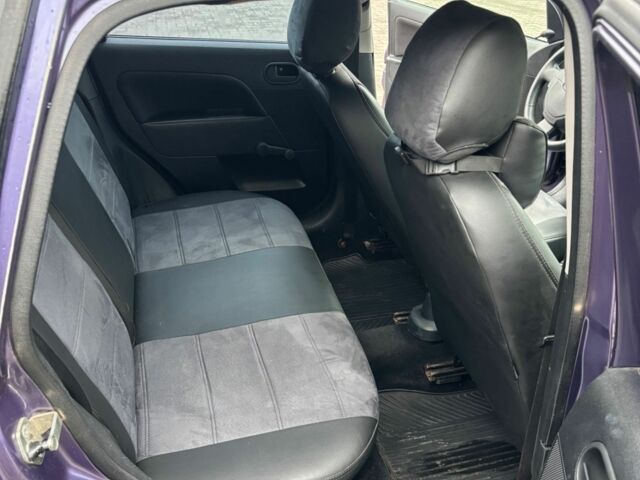 Фиолетовый Форд Фиеста, объемом двигателя 1.3 л и пробегом 220 тыс. км за 3000 $, фото 8 на Automoto.ua