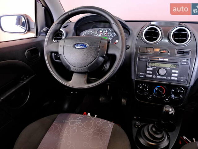 Фиолетовый Форд Фиеста, объемом двигателя 1.4 л и пробегом 144 тыс. км за 4900 $, фото 32 на Automoto.ua