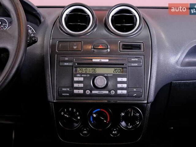 Фиолетовый Форд Фиеста, объемом двигателя 1.4 л и пробегом 144 тыс. км за 4900 $, фото 34 на Automoto.ua