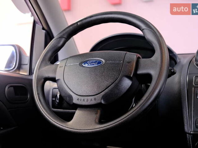 Фиолетовый Форд Фиеста, объемом двигателя 1.4 л и пробегом 144 тыс. км за 4900 $, фото 35 на Automoto.ua