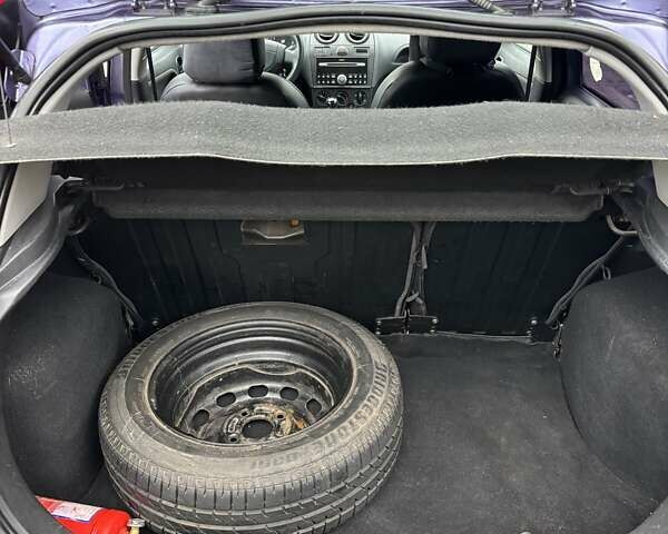 Фиолетовый Форд Фиеста, объемом двигателя 1.3 л и пробегом 220 тыс. км за 3000 $, фото 9 на Automoto.ua