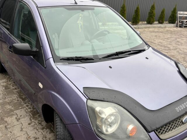 Фиолетовый Форд Фиеста, объемом двигателя 1.3 л и пробегом 220 тыс. км за 3000 $, фото 1 на Automoto.ua