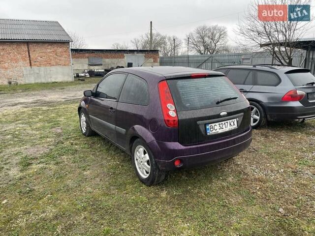 Фиолетовый Форд Фиеста, объемом двигателя 1.39 л и пробегом 250 тыс. км за 2199 $, фото 2 на Automoto.ua