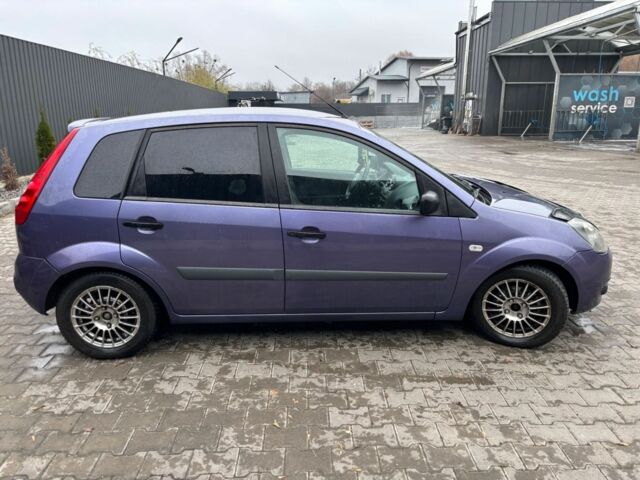 Фиолетовый Форд Фиеста, объемом двигателя 1.3 л и пробегом 220 тыс. км за 3000 $, фото 2 на Automoto.ua