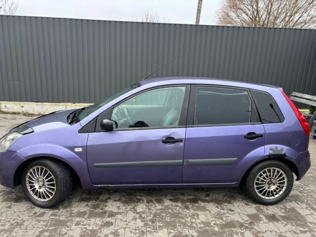 Фиолетовый Форд Фиеста, объемом двигателя 1.3 л и пробегом 220 тыс. км за 3000 $, фото 3 на Automoto.ua