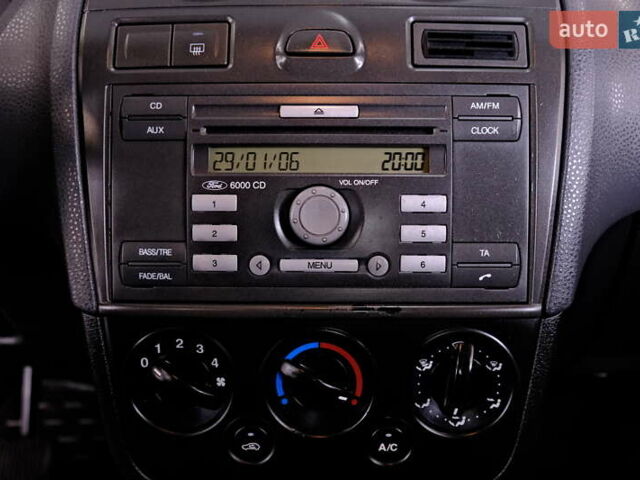 Фиолетовый Форд Фиеста, объемом двигателя 1.4 л и пробегом 144 тыс. км за 4900 $, фото 18 на Automoto.ua