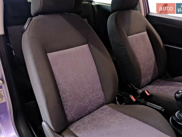 Фиолетовый Форд Фиеста, объемом двигателя 1.4 л и пробегом 144 тыс. км за 4900 $, фото 29 на Automoto.ua