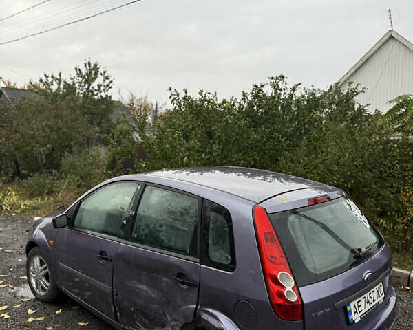 Форд Фиеста 2006 в Запорожье на Automoto.ua Фиолетовый Форд Фиеста, объемом двигателя 1.39 л и пробегом 157 тыс. км за 1800 $, фото 4 на Automoto.ua