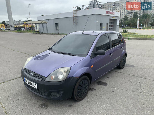 Фіолетовий Форд Фієста, об'ємом двигуна 1.24 л та пробігом 348 тис. км за 3150 $, фото 4 на Automoto.ua