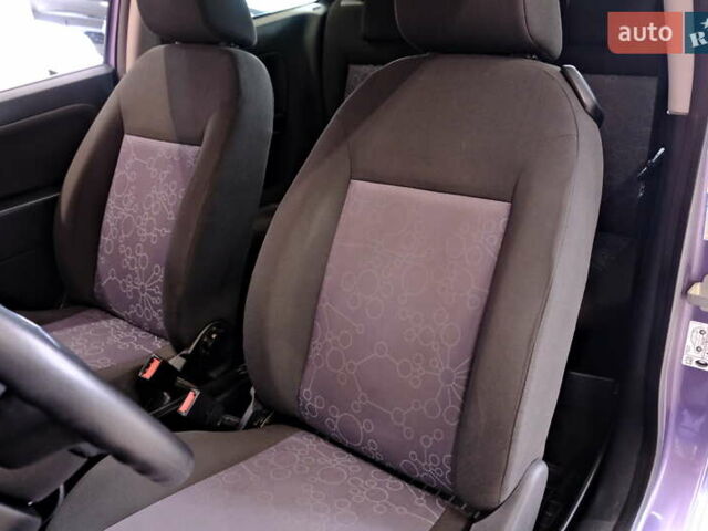 Фиолетовый Форд Фиеста, объемом двигателя 1.4 л и пробегом 144 тыс. км за 4900 $, фото 24 на Automoto.ua