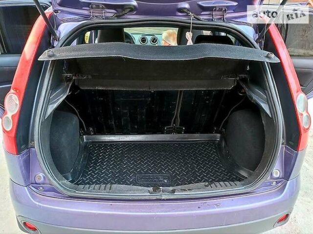 Фиолетовый Форд Фиеста, объемом двигателя 1.4 л и пробегом 205 тыс. км за 4500 $, фото 4 на Automoto.ua